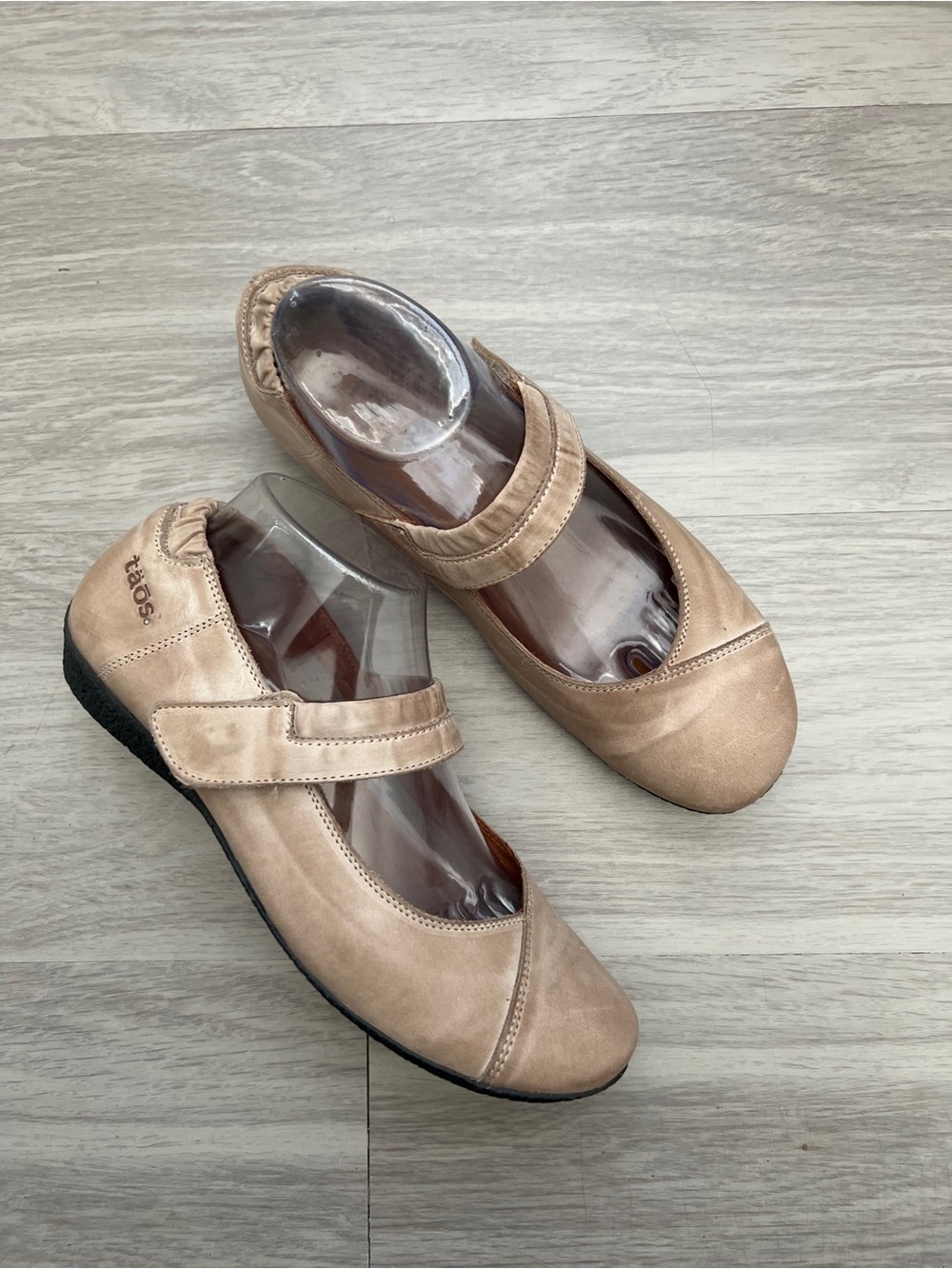 Taos Footwear Mary Jane Flats Champagne Leather Comfort Shoes EU 40